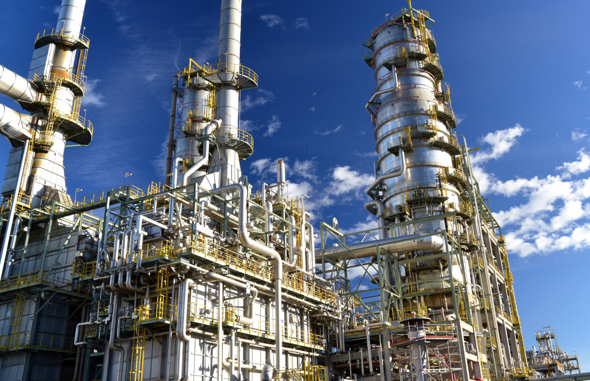 Refinery towers and pipework